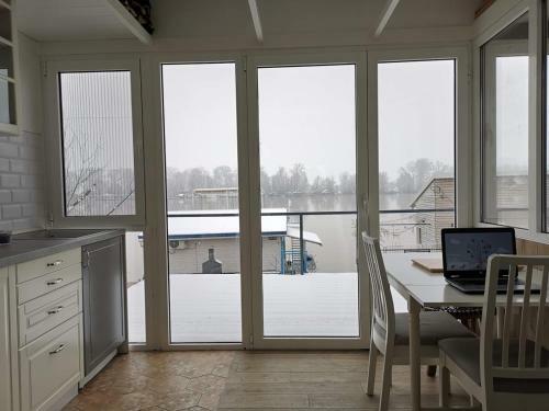 Pent.a.house / River House / Sojenica Na Savi