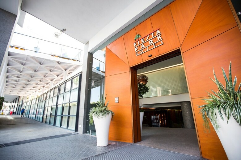 Hotel Port Fiesta Park