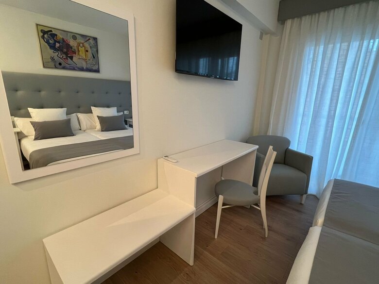 Hotel Fleming Playa Poniente By Punta 25