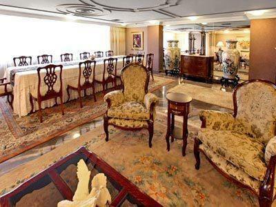 Sabe Center Hotel