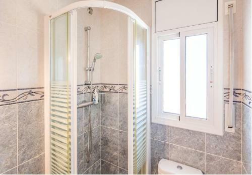 Casa Con Piscina En Miami Platja