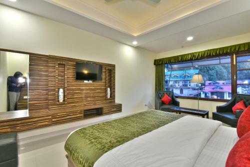 Hotel Comfort Court