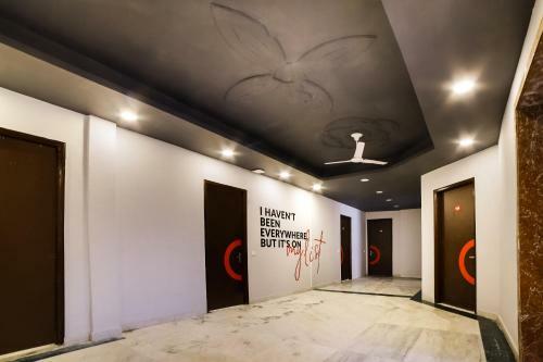 Hotel Collection O 39643 Chandan Hola Rd