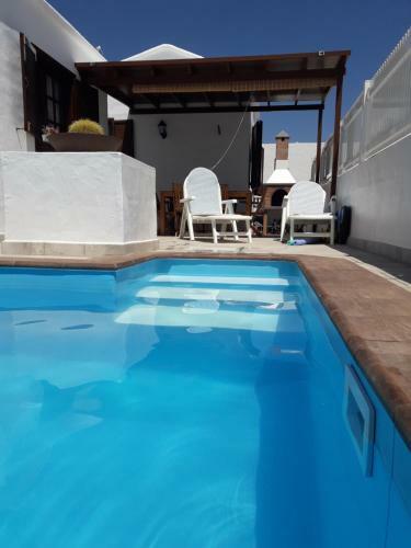 Villa Corona Roses