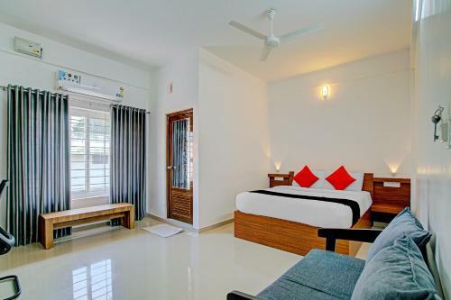 Hotel Vaccinated Staff- Capital O 74715 Phoenix Holidays