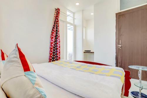Hostal Oyo Home 78084 Lavish Penthouse