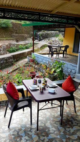 Hotel A Dogs Story, Mussoorie