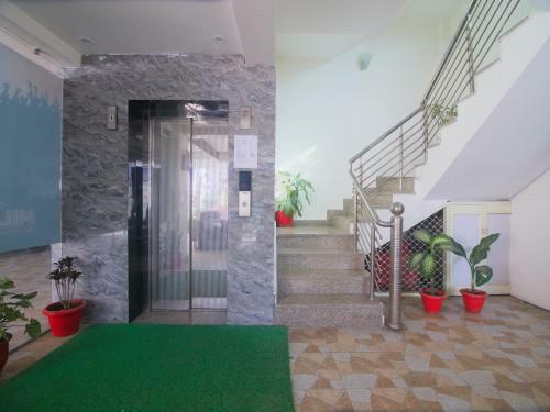 Spacious, Aesthetically Designed 3-br Apartment - 3 Mins Walk From City Center