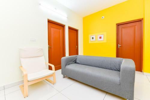 Hostal Vaccinated Staff- Oyo 78059 Sam Apartment