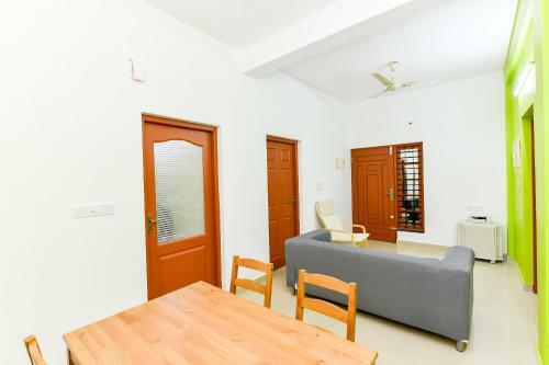 Hostal Vaccinated Staff- Oyo 78059 Sam Apartment