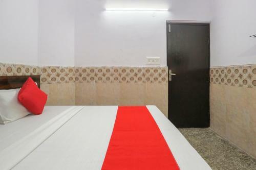 Oyo 81667 Hotel Mahak