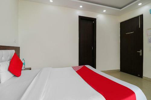 Oyo 86224 Hotel Grand