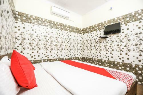 Vaccinated Staff - Oyo 71693 Starlight Hotel