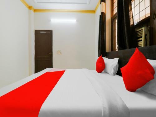 Oyo 85818 Hotel Peace