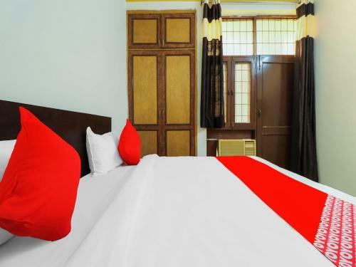 Oyo 85818 Hotel Peace