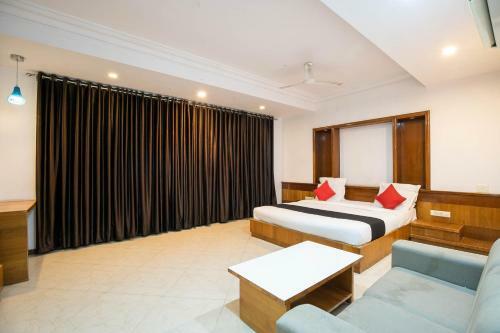 Collection O 49275 Hotel Suman City