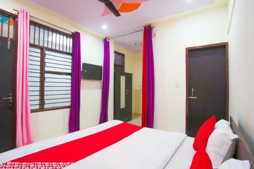 Hotel Vaccinated Staff - Oyo 62980 Shiva Residency