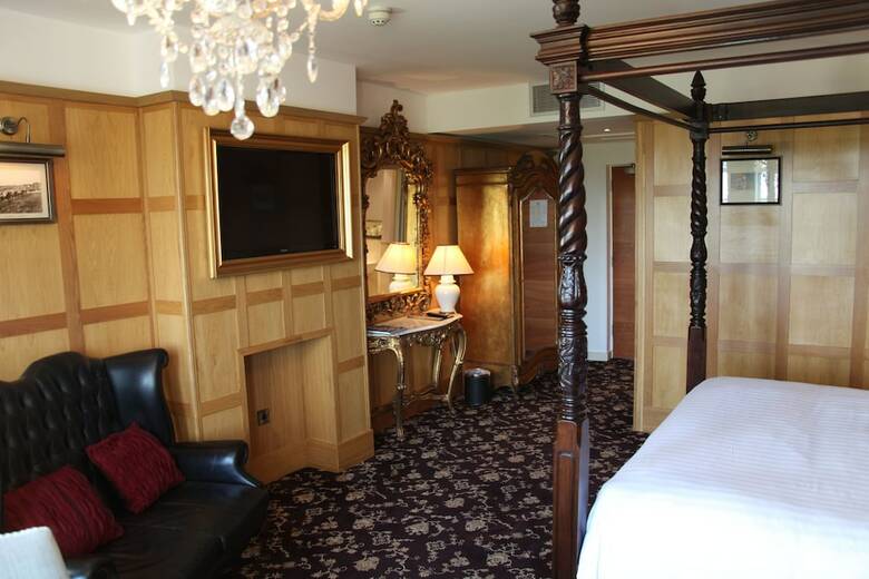 Earl Of Doncaster Hotel