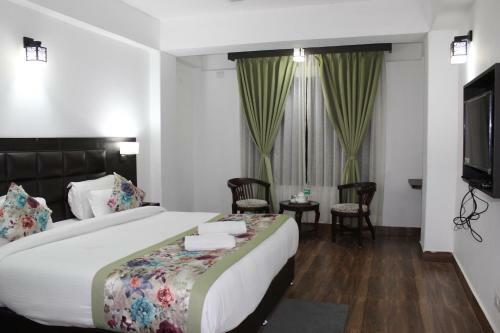 Hotel The Leenor Regency