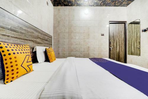 Hotel Spot On 78186 Ghanshyam Lodge