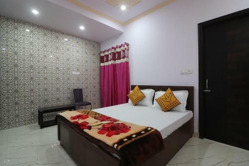 Red Rose Hotel
