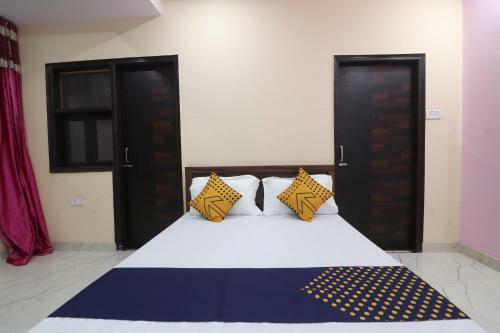 Red Rose Hotel