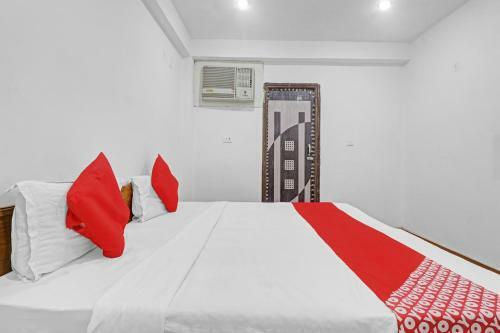 Oyo 85230 Hotel Alx Townhouse