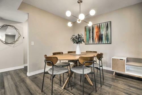 Apartamento Modern Chic Condo With Balcony 5 Mi To Beach!