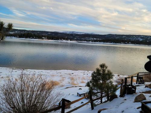 The Point! Spectacular Lake Views 5 Suites!
