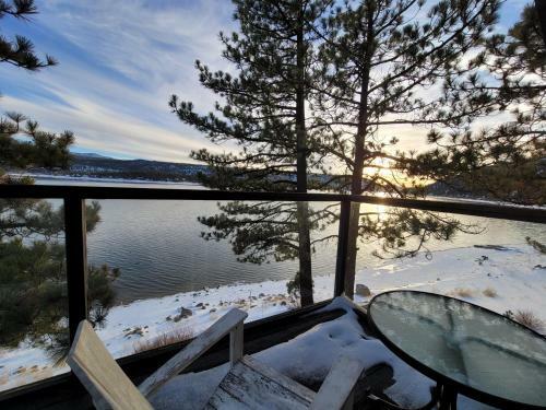 The Point! Spectacular Lake Views 5 Suites!
