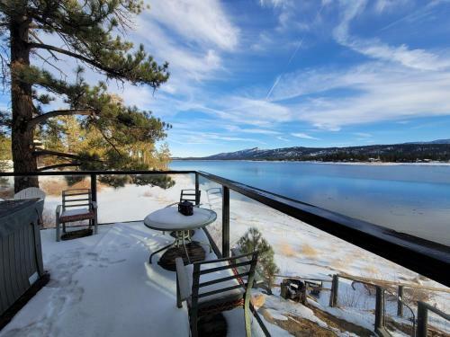 The Point! Spectacular Lake Views 5 Suites!