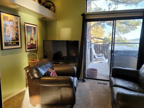 The Point! Spectacular Lake Views 5 Suites!
