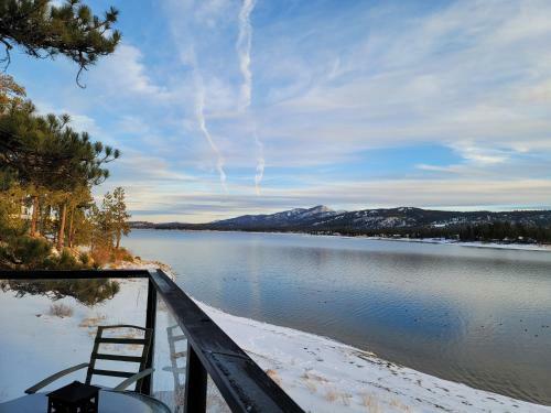 The Point! Spectacular Lake Views 5 Suites!