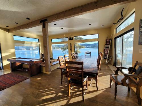 The Point! Spectacular Lake Views 5 Suites!