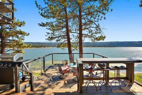 The Point! Spectacular Lake Views 5 Suites!