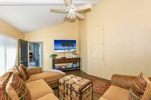 The Point! Spectacular Lake Views 5 Suites!