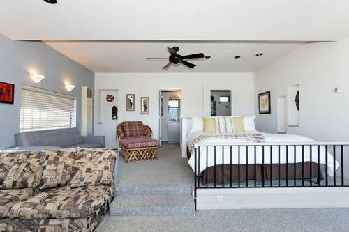 The Point! Spectacular Lake Views 5 Suites!