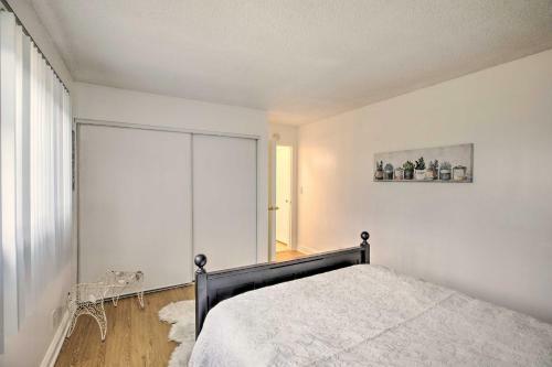 Sunny West Coast Apartment 7 Mi To Beaches!