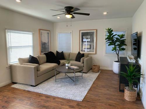 Villa Huntington Highlight - Pool, Patio, Close To Beach