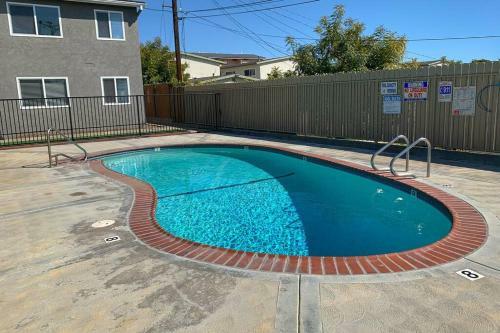 Villa Huntington Highlight - Pool, Patio, Close To Beach