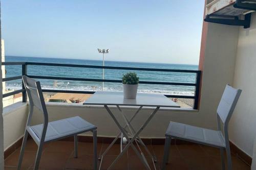 Apartamento Primera L�nea Playa. Vistas Al Mar