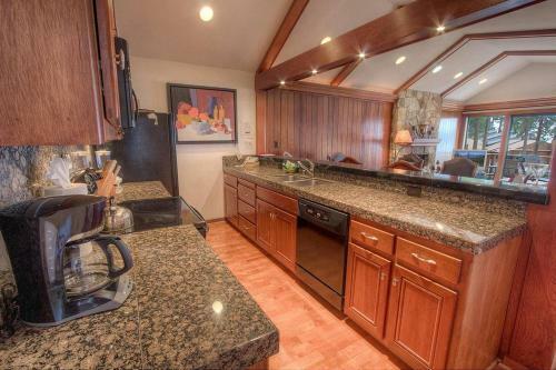 Brockway Beachside Bungalo By Lake Tahoe Accommodations