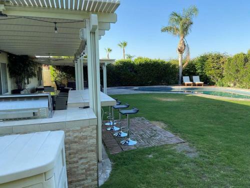 Stunning 5 Star Home Retreat Private Pool-spa-bbq 4br-