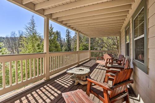 Huge Lake Arrowhead Home With 3 Decks And Grill!