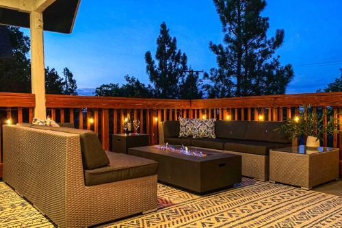 Luxe Lake Arrowhead Farmhouse With Deck And Patio