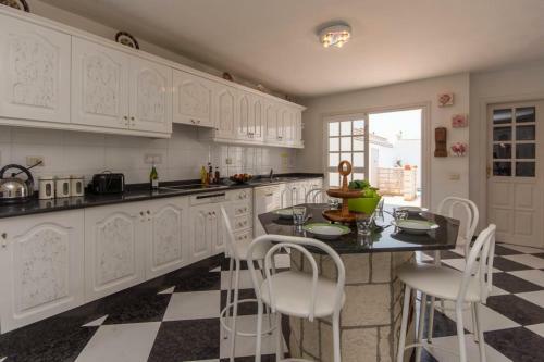 Villa Pan With Private Heated Pool
