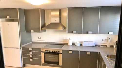 Excepcional Chalet Adosado de Lujo "vente Al Para�so"