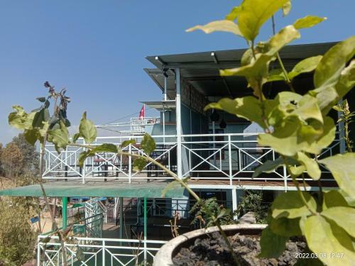 Hotel 7 Km Hill Station Resort