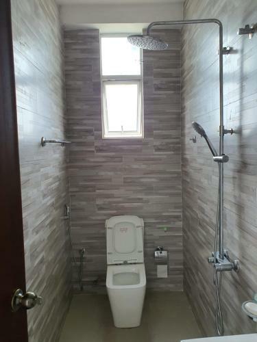 New 2 Bedroom Apartment, 100m Away From The Beach