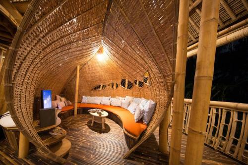 Villa Tower House - 4 Bds Eco Bamboo House, River View